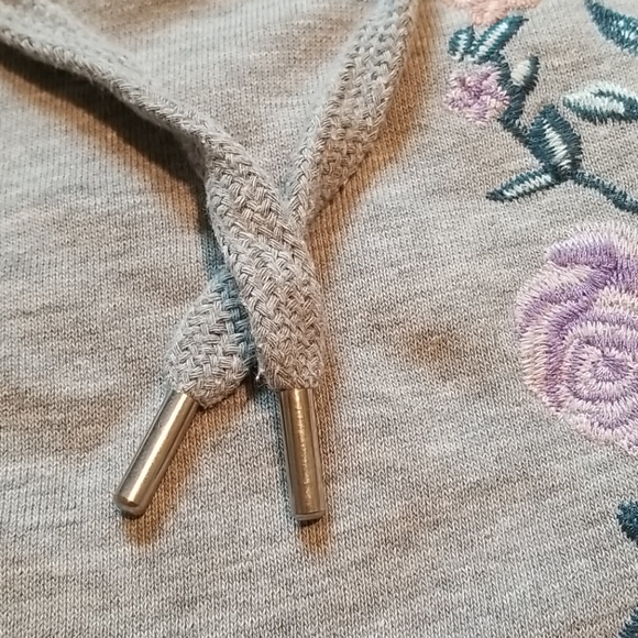✅SOLD✅H&M embroidered hoodie size L - Picture 5 of 8